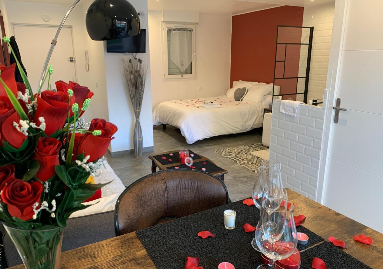 Amour Azur Appartement Pour 2 Avec Jacuzzi Et Terrasse A 2 Minutes De La Mer Vallauris Exterior foto